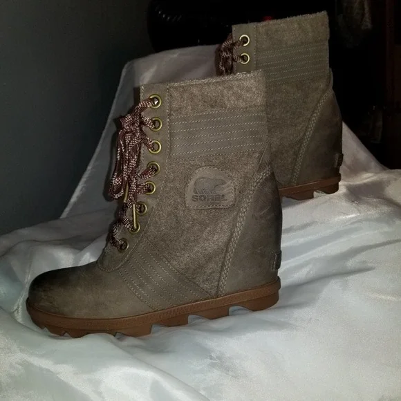 Sorel Lexie Wedge Khaki Boot - Women's Size 8 - Picture 3 of 7